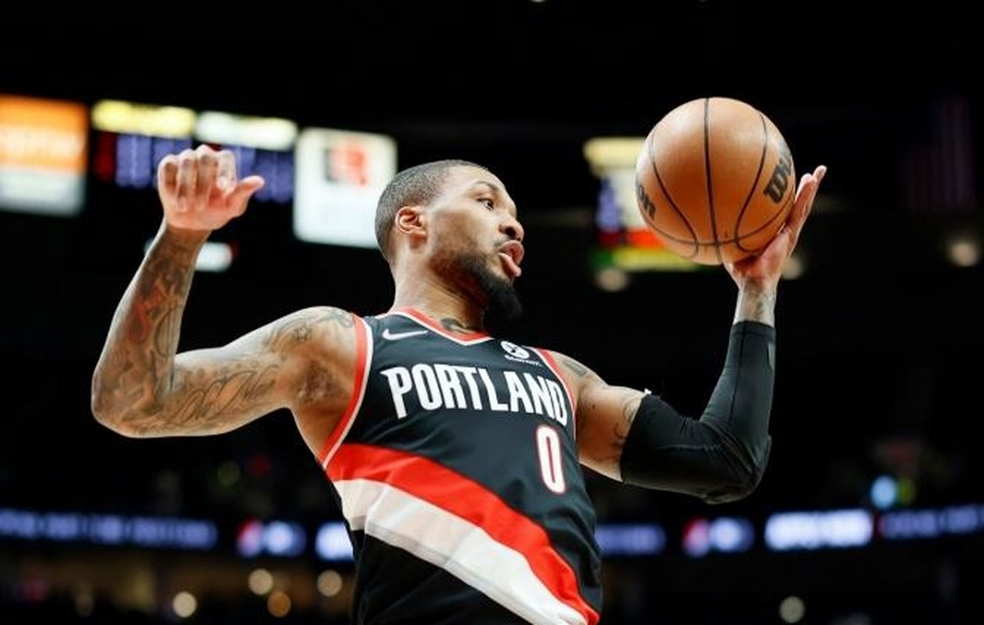 开拓者势如破竹，利拉德连续爆发