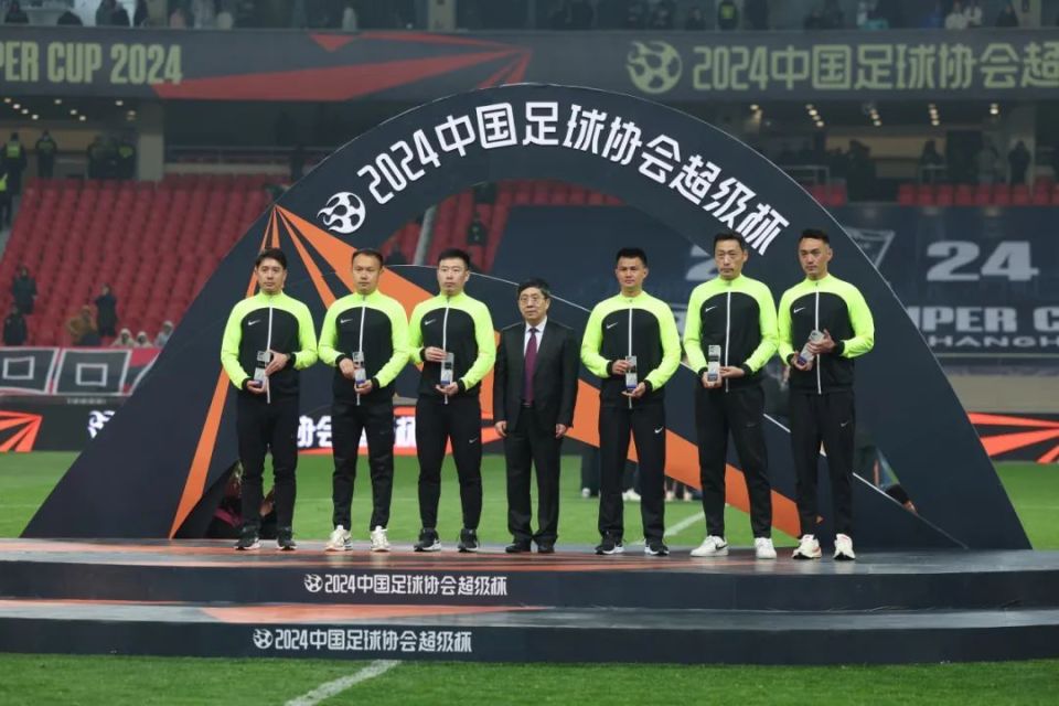 国际足坛精彩上演，中国队获得胜利赞誉的简单介绍